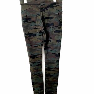 Sanctuary, Pants, Leggings, Exercise wear.  Camouflage.